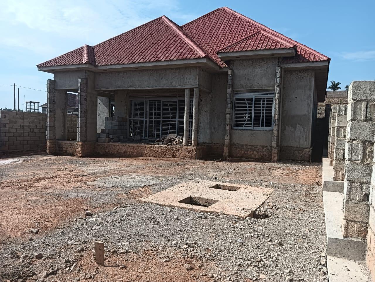 4 bedrooms, 3 bathrooms photo 1