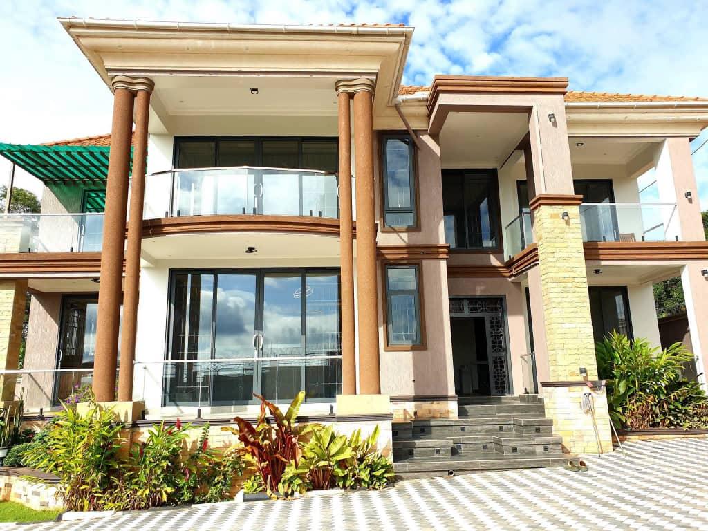 House for sale photo 1