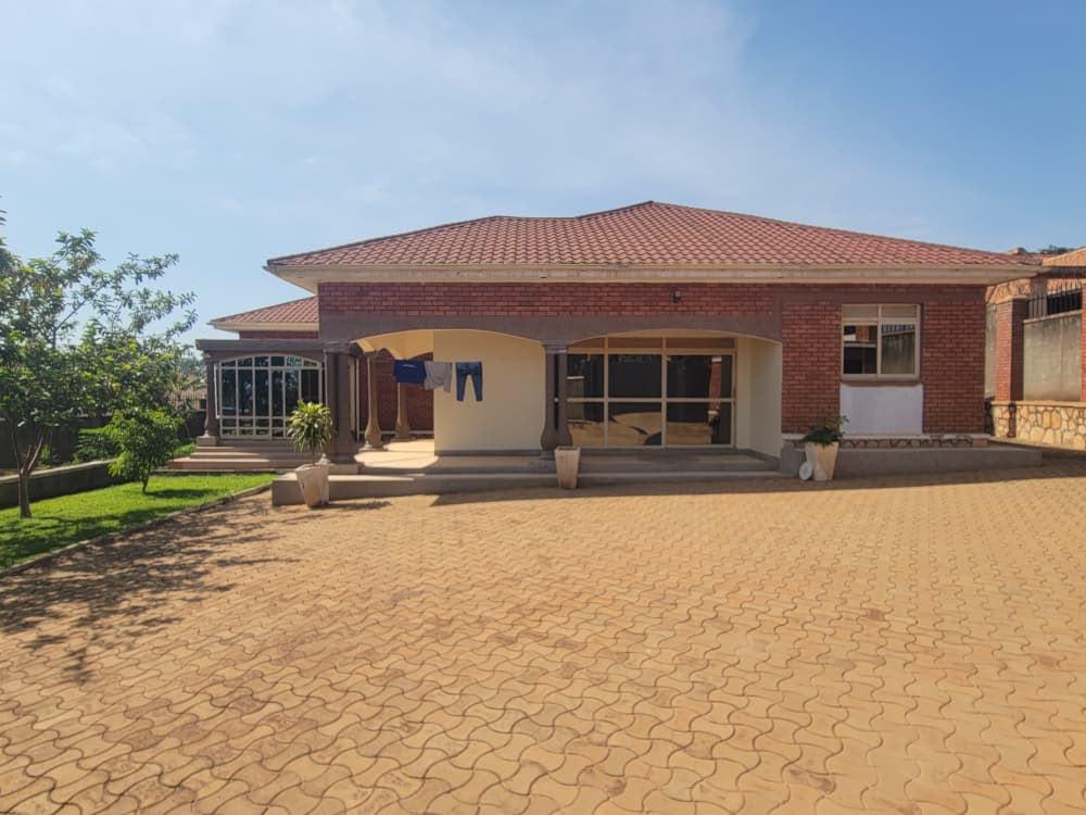 House for sale photo 1