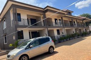 10 Apartments making 8m per month photo 2