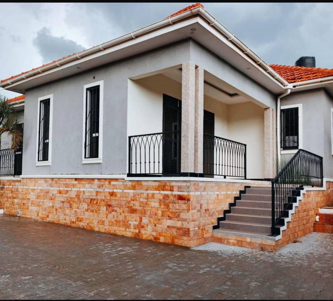 Quick deal 3 bedrooms and 3 bathrooms photo 1
