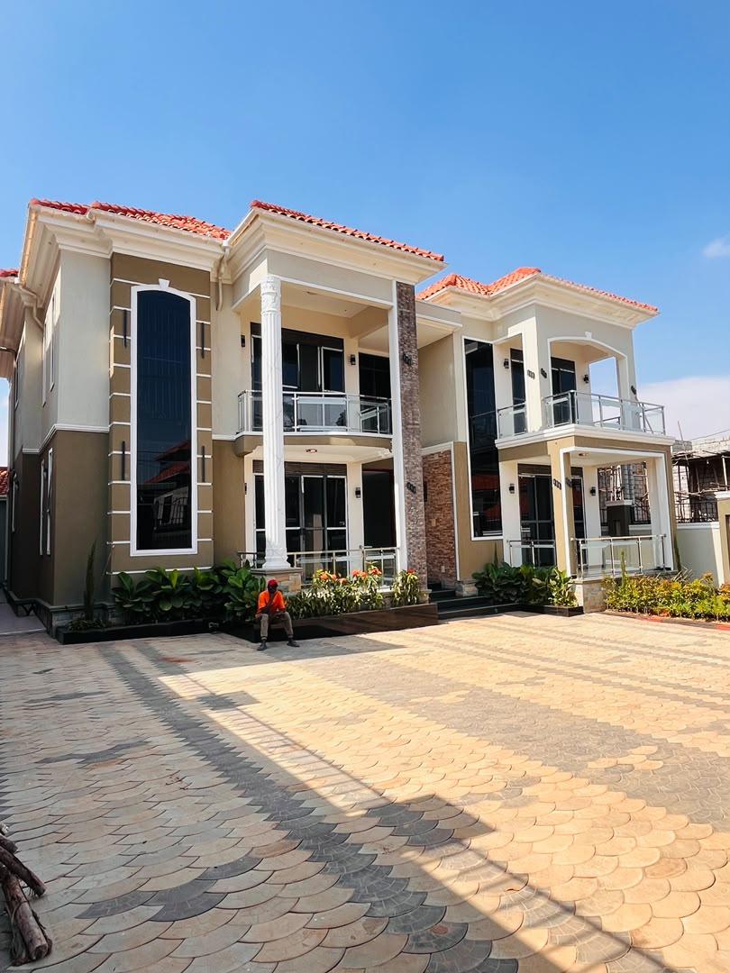 House for sale photo 1