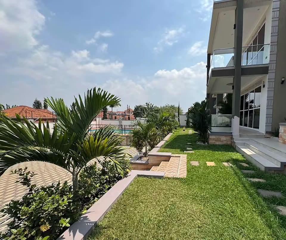 New 5 bedroom house for sale photo 1