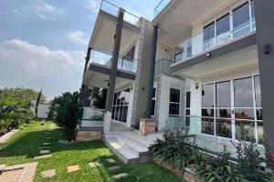 New 5 bedroom house for sale photo 4