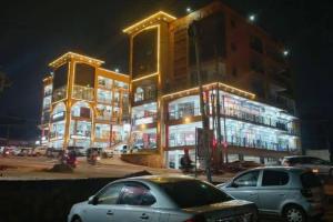 Commercial shopping mall photo 6