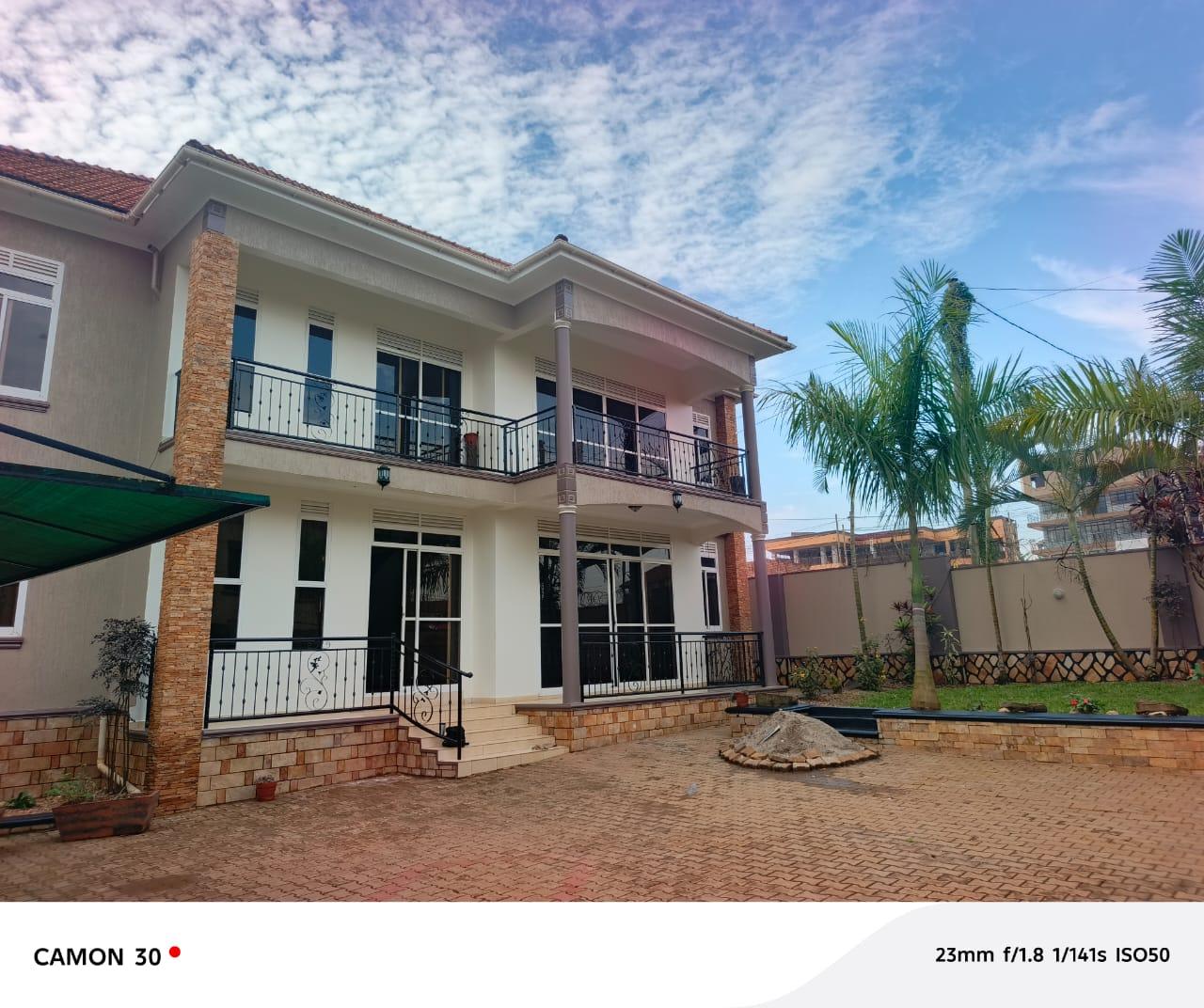 4 bedrooms 4 bathrooms photo 1