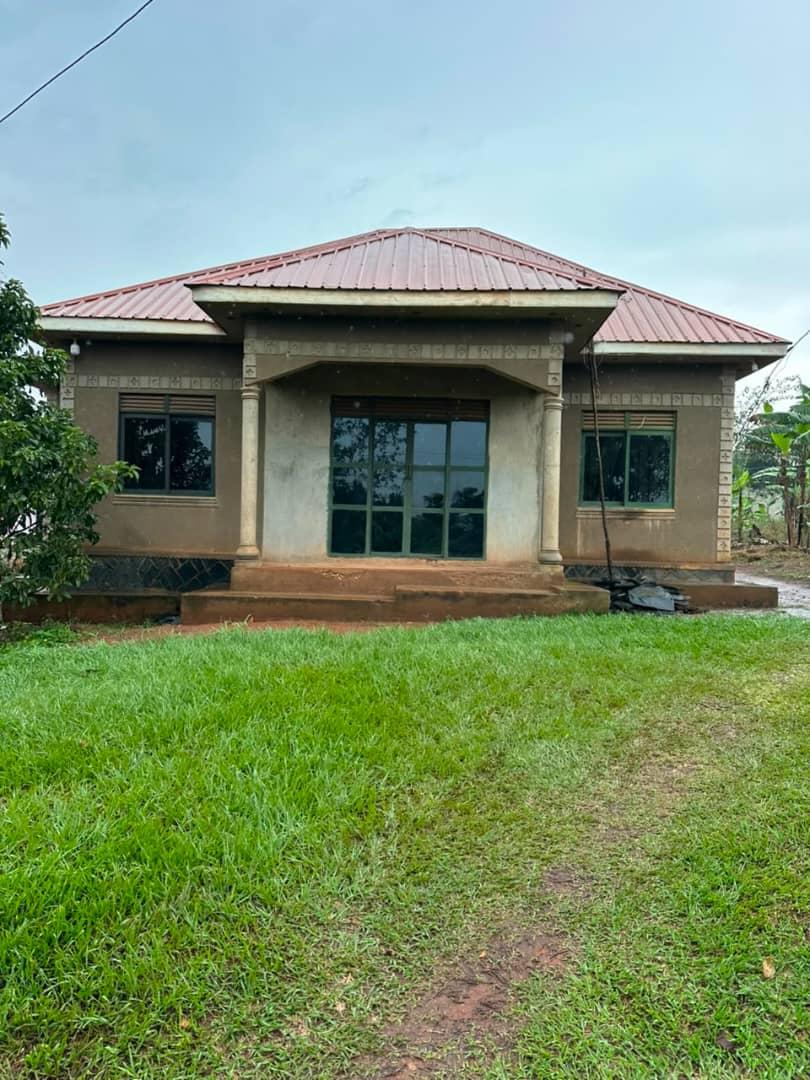 3 bedrooms 2 bath photo 1